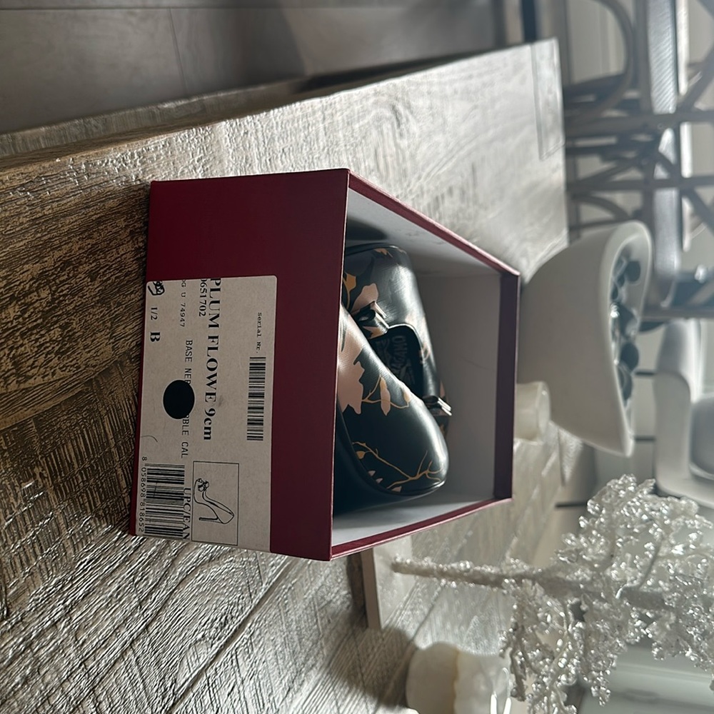 Salvatore Farragamo Fliral Pumps